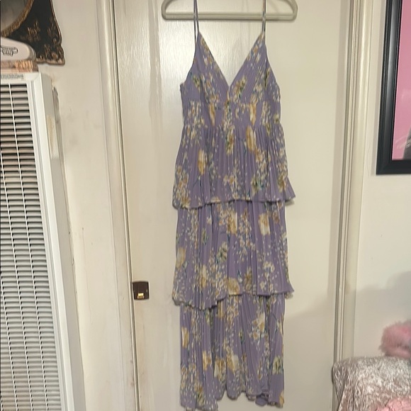 Astr Lavender Floral accordion pressed Maxi Dress - Picture 1 of 11